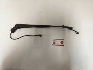 Рычаг стеклоотчистителя с форсункой омывателя Fuso Canter MK484590