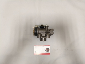 Тормозной цилиндр передний правый сзади с прокачкой Isuzu Yuholi 8973588770