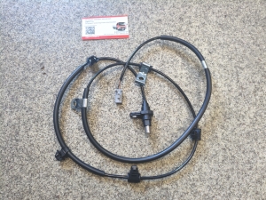 Датчик АБС задний левый Hino 300 У/К E/4 8954637100